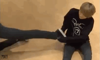 다리 뺐다가 스르륵 다시 반납하는거 개웃김 | 인스티즈