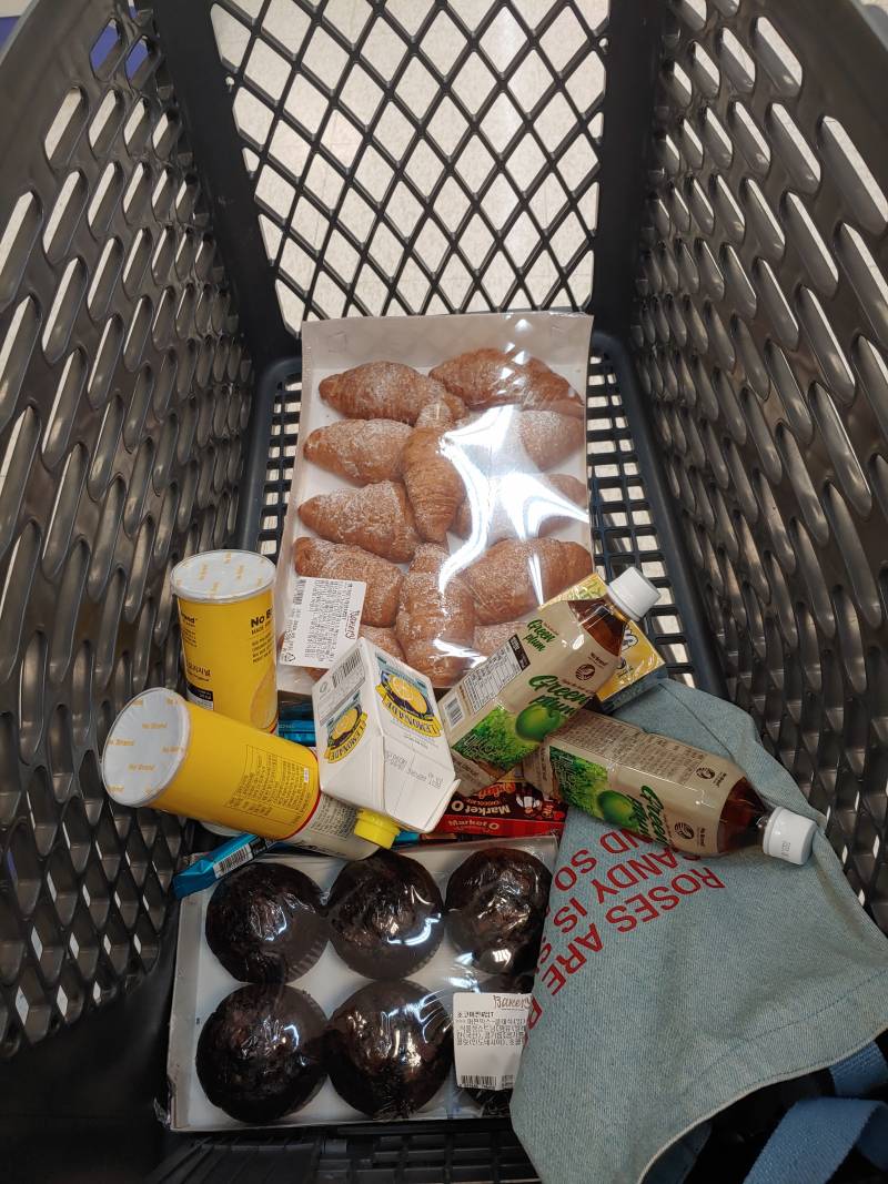 내가 마트에서 담은 것 봐ㅋㅋㅋㅋㅈㄲㅋㅋㅋㅋㅋㅋ | 인스티즈