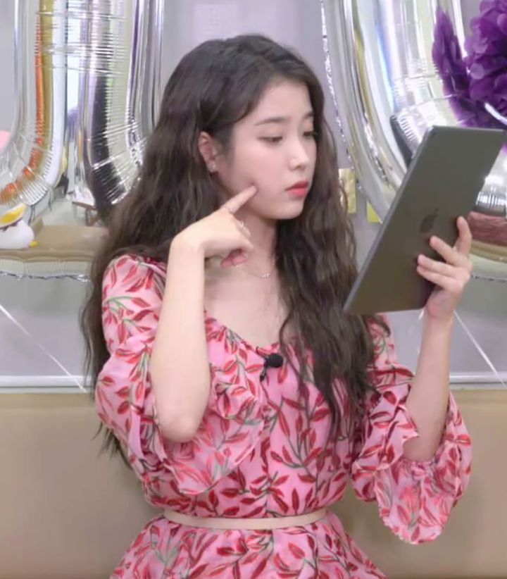 오늘자 브이라이브 사랑💗🌸이 사람으로 태어난 아이유 얼굴 모음 | 인스티즈