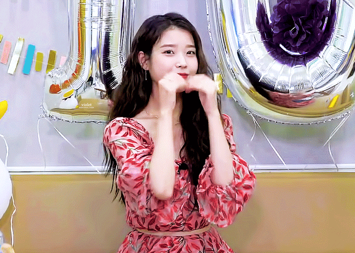 오늘자 브이라이브 사랑💗🌸이 사람으로 태어난 아이유 얼굴 모음 | 인스티즈