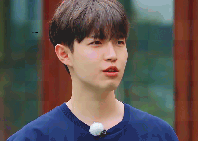 김재환 얼굴보라니까 허벅지근육만 보는 헬스장관장 밉다😂 | 인스티즈