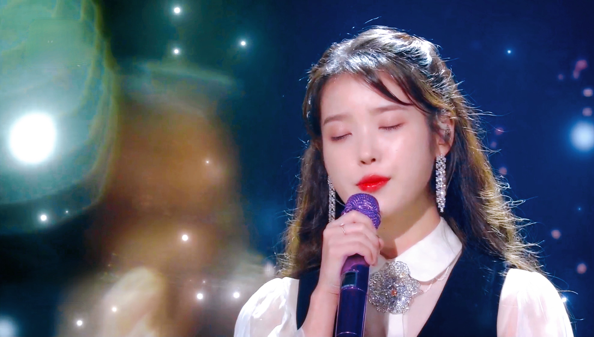 타팬 아이유님 캡쳐한거 보정해서 가져옴! | 인스티즈