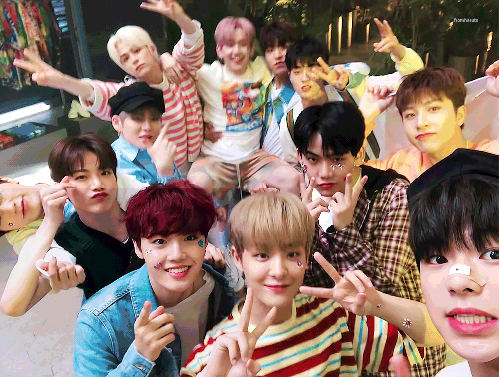 2G로 단체사진 찍어주는 데는 우리 밖에 없을 듯ㅋ | 인스티즈