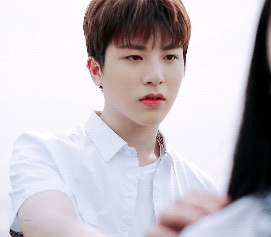 본진 막내 아역 연기했는데 지금이랑 완전 똑같아 신기하다 | 인스티즈