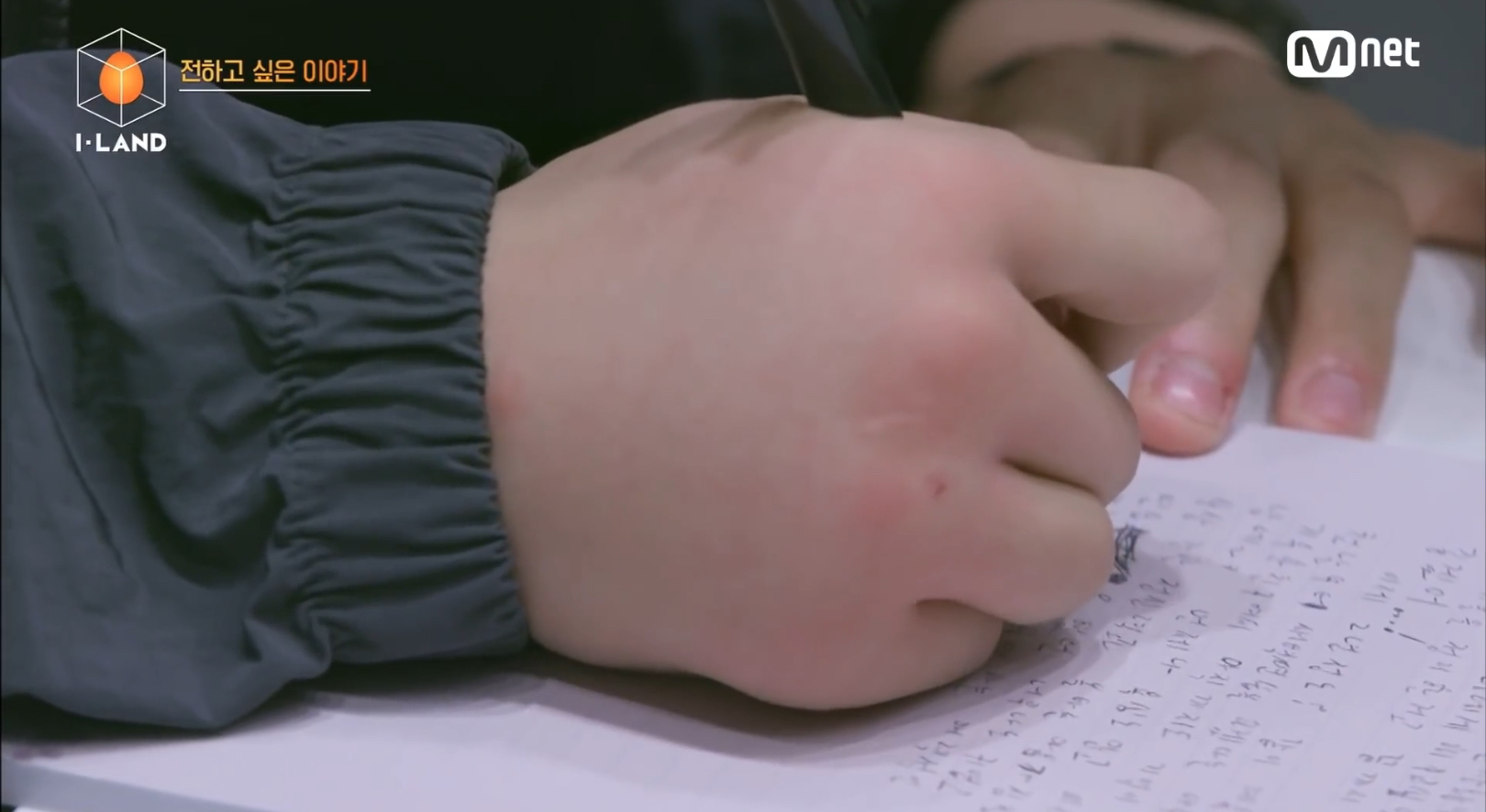 손이 도라에몽이라길래 뭐 얼마나 그러겠어 했는뎈ㅋㅋㅋㅋㅋㅋㅋㅌㅌ | 인스티즈