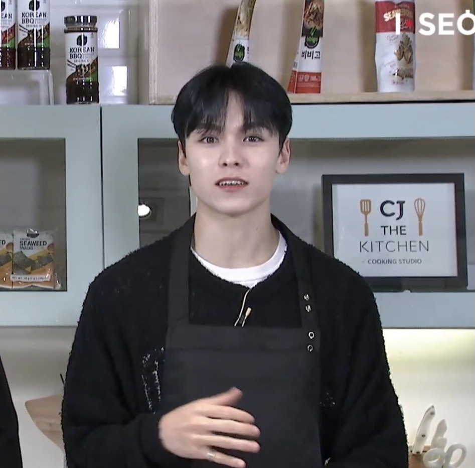 세븐틴 버논 이 얼굴로 요리하고 있어,,,ㅜㅜㅜㅜㅜㅜㅜㅜㅜㅜ | 인스티즈