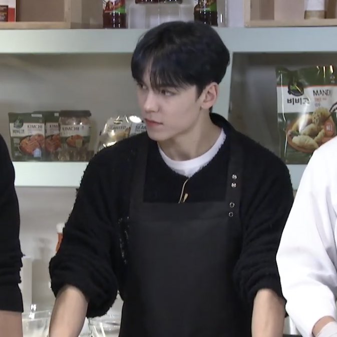 일어나자 본게 버논 흑발이라니 | 인스티즈