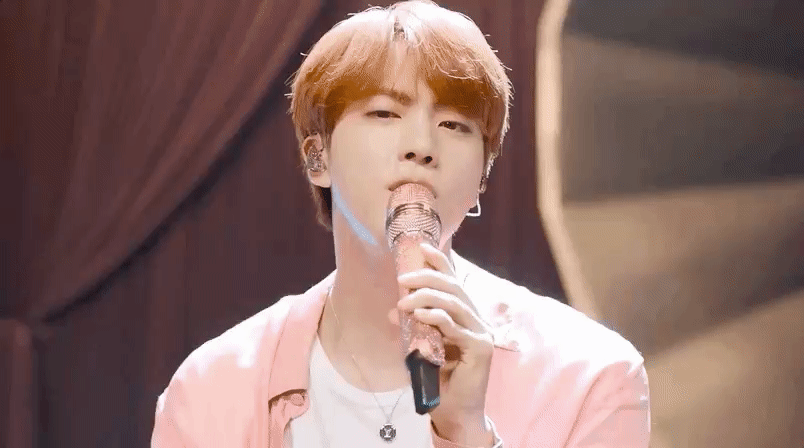 방탄 진 표정 미쳤다 | 인스티즈