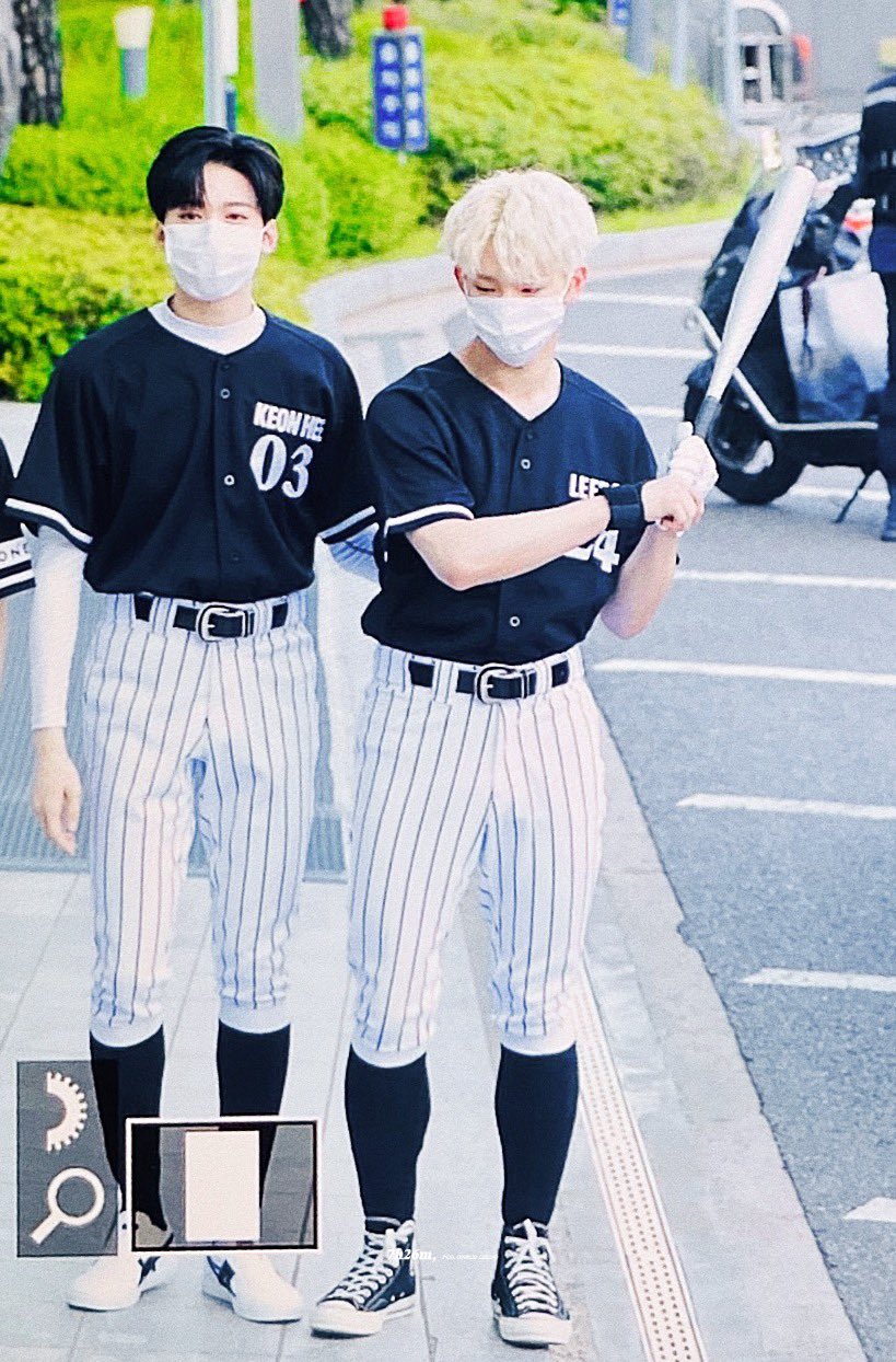 아니 김건학은 진짜 야구하는데요? | 인스티즈