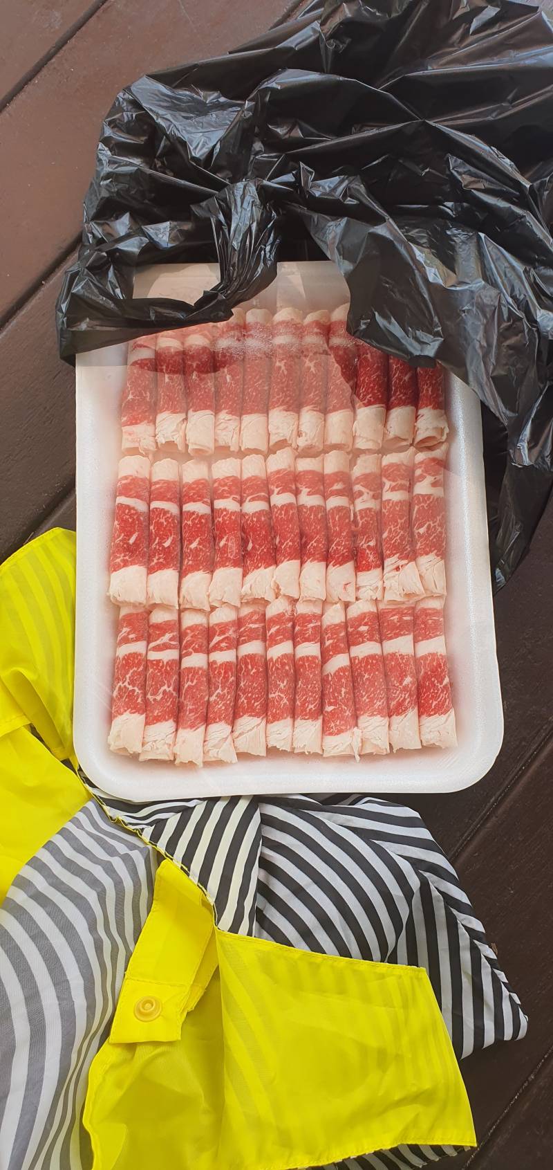 요리왕 익인들아!!!!!! 차돌박이 300g에 15000원이면 적당합니까!!!!!!? | 인스티즈