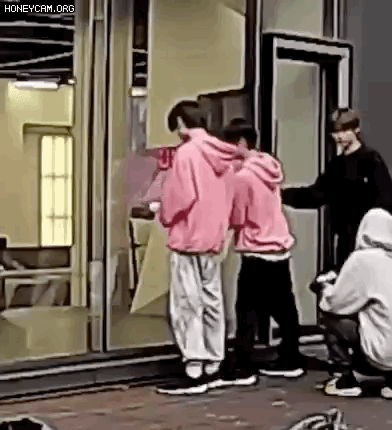 ㄱ 어색하길래 어 좀 재밌겠는데 하고 잡은 씨피가 | 인스티즈