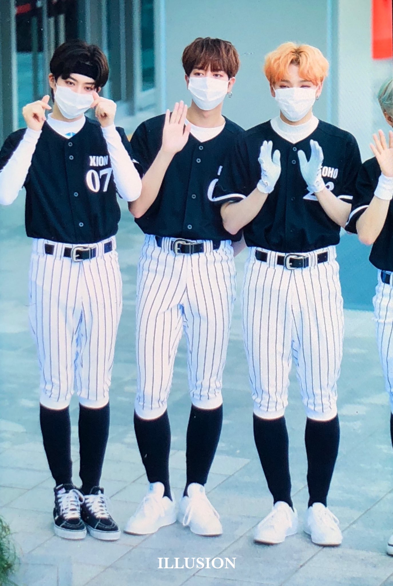 오늘 원어스 야구복 입고 무대해용 ⚾️✈️ | 인스티즈