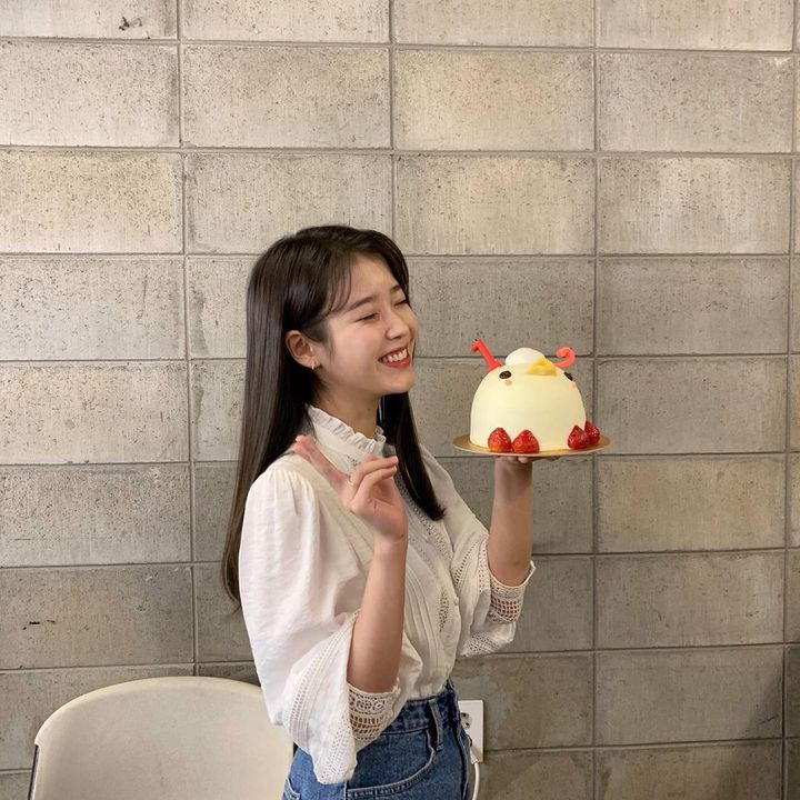 아이유 인스타 미쵼나바 ㅠㅠㅠ 넘 예뻐 | 인스티즈