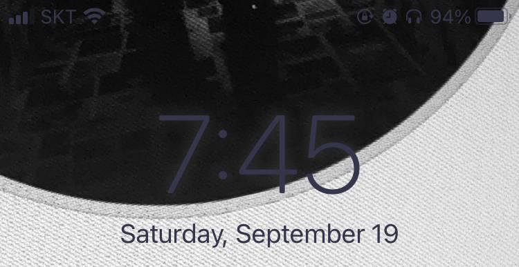 아이폰 배경 흰검 같이 하니까 글씨 색깔 신기하단 | 인스티즈