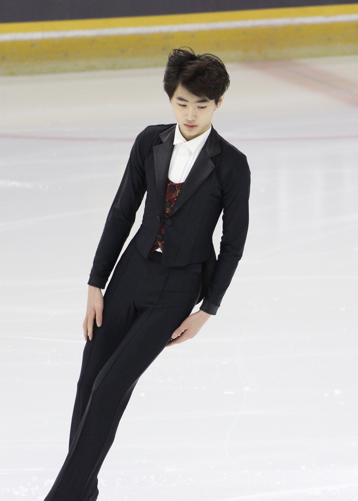 박성훈 팬들아 성훈이 데뷔 기념으로 하드 뒤져서 피겨 사진 몇개 더 가져옴 | 인스티즈