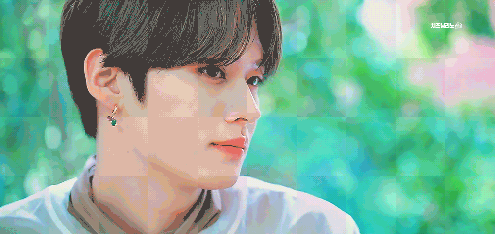 요즘 진짜 눈길가는 아이돌 | 인스티즈