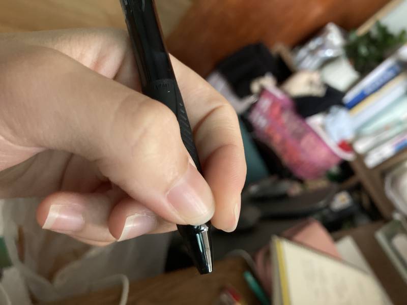 얘들아 너네 연필 어떻게 잡니 | 인스티즈