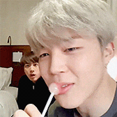 방탄 지민이가 사탕으로 석진이 얼굴 가리는거 | 인스티즈