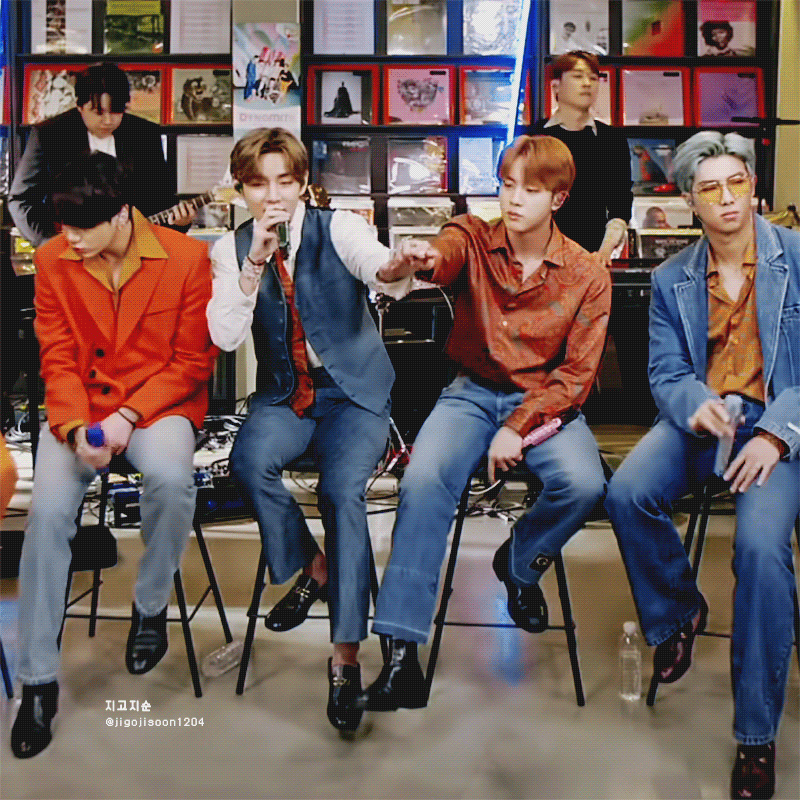 오늘 방탄 무대에서 뷔랑 진 | 인스티즈