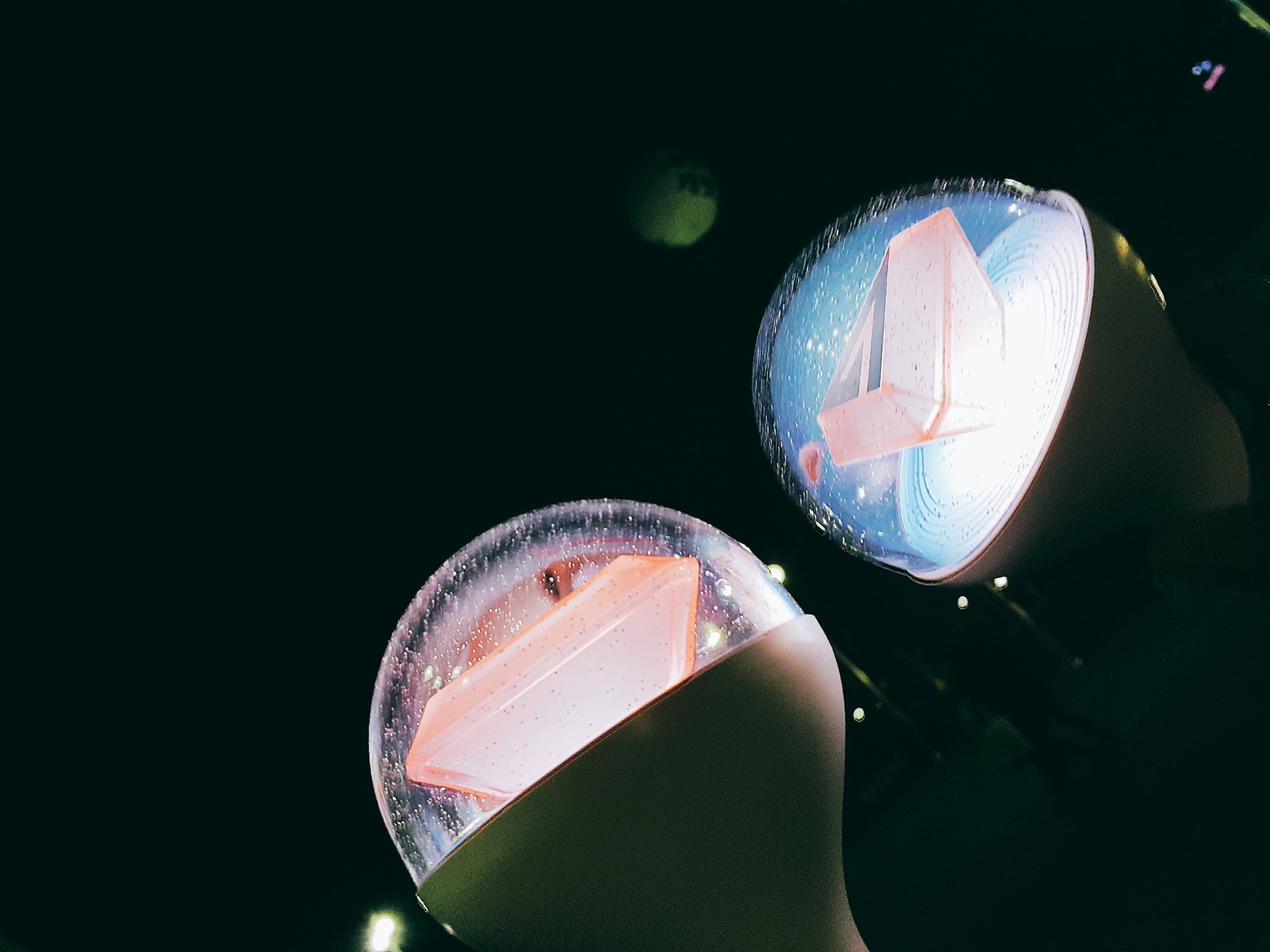 와 응원봉에 투톤 내기 쉽지 않을텐데 이거 진짜 구현잘했다 | 인스티즈