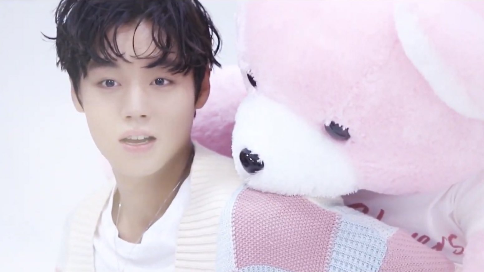 곰돌이랑 박지훈 너무 귀여움 | 인스티즈