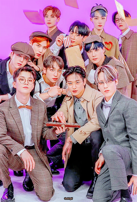 더보이즈 친구들 아무래도 이 시카고타자기스러운 의상이 어지간히도 맘에 들었던 것같지? | 인스티즈