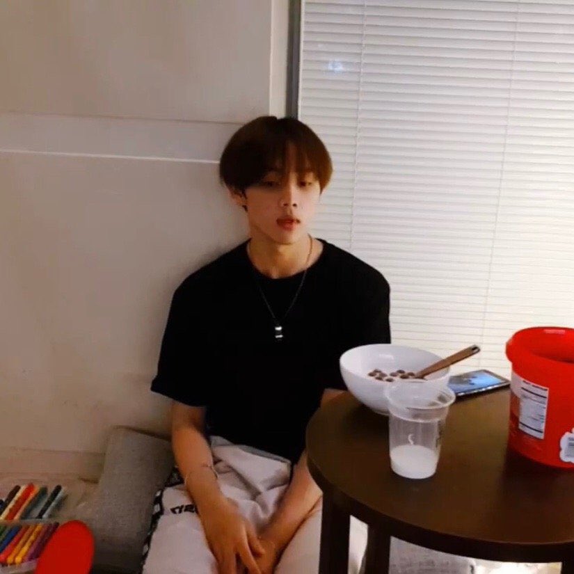 나 이런 얼굴? 스타일? 좋아하는 듯 | 인스티즈