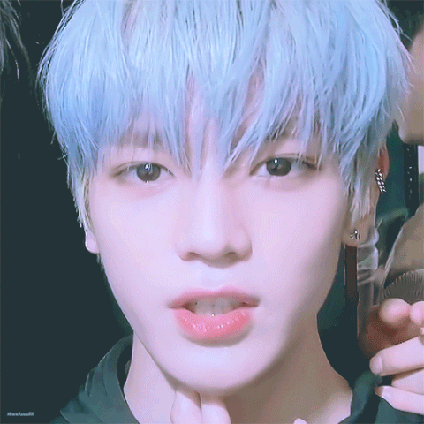 새삼스럽게 태용 진짜 잘생겼다 | 인스티즈