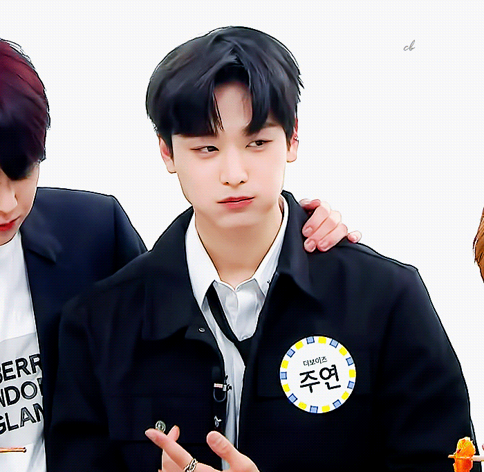 [잡담] 하 180짜리 성인 남성을 사랑스럽다고 앓는 게 정상인가 | 인스티즈