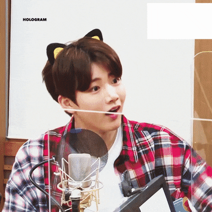 오늘 트레저 준규 아돌라에서 디제이님들께 이 표정 지을때 겁나 귀여웠어😭 | 인스티즈