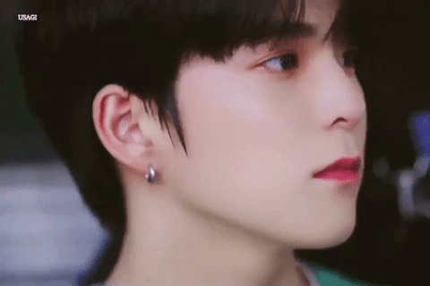 큰방에 계신 여러분들 이분 누군지 알려주세요.. | 인스티즈