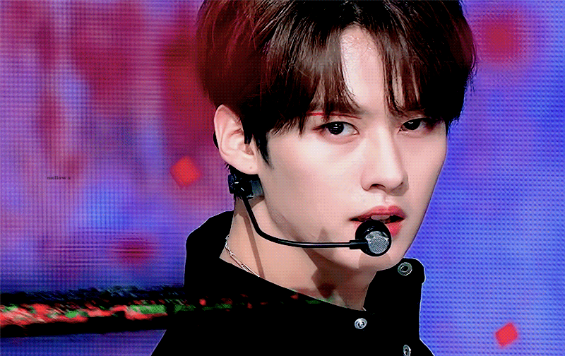 [잡담] 바람맞고 얼굴 구겼다가 급하게 아이돌 자아 장착하는 리노 | 인스티즈