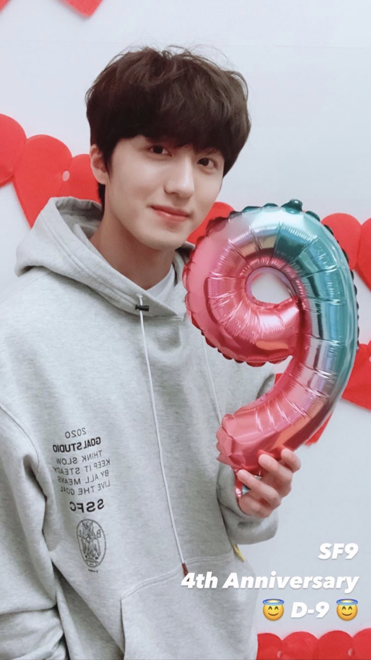 찬희 사진 뜬거 너무 귀여워 ㅠㅠㅠㅠㅠㅠ | 인스티즈