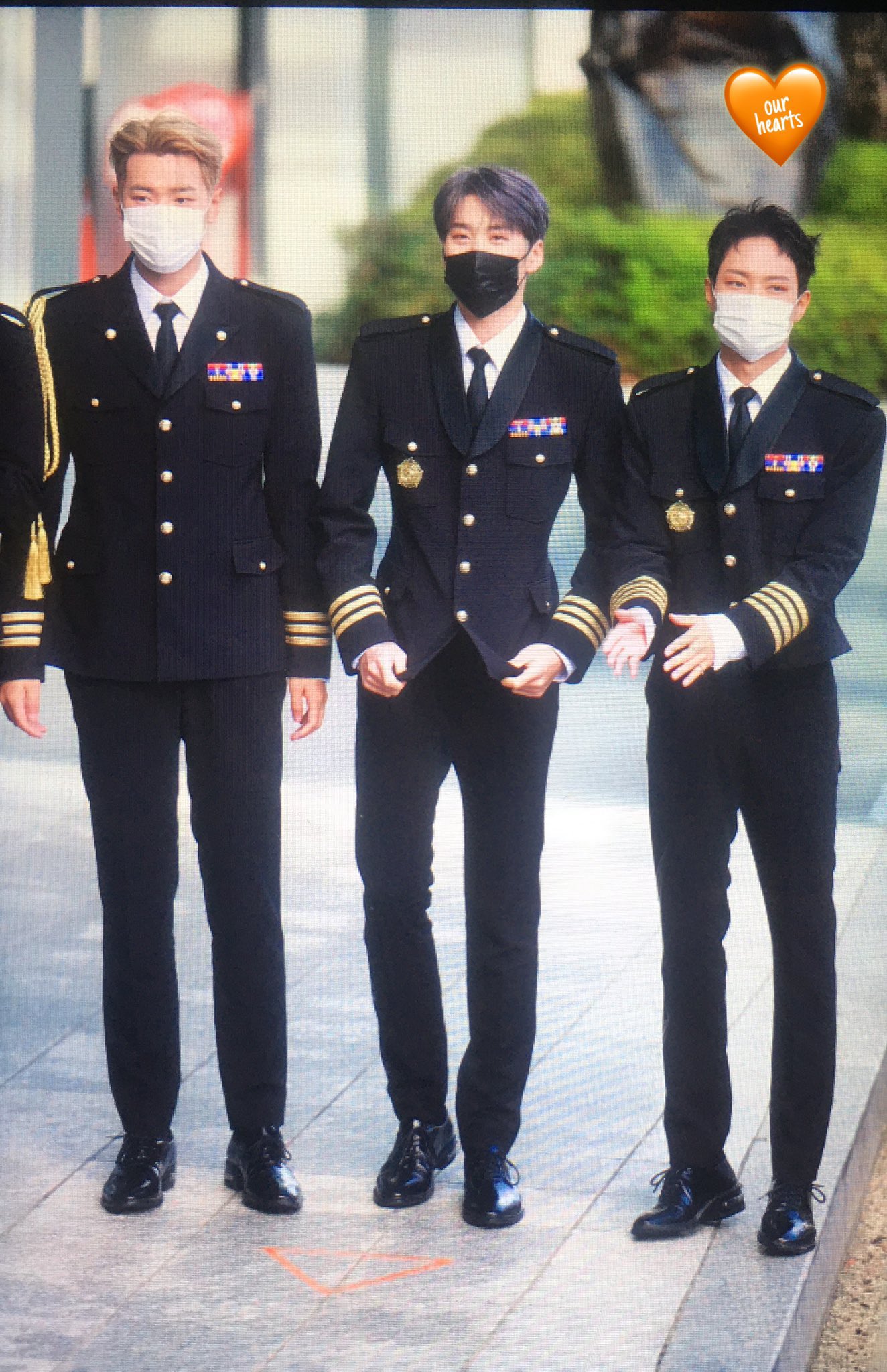 의상 제복인데 디테일 다 다른거봐 | 인스티즈