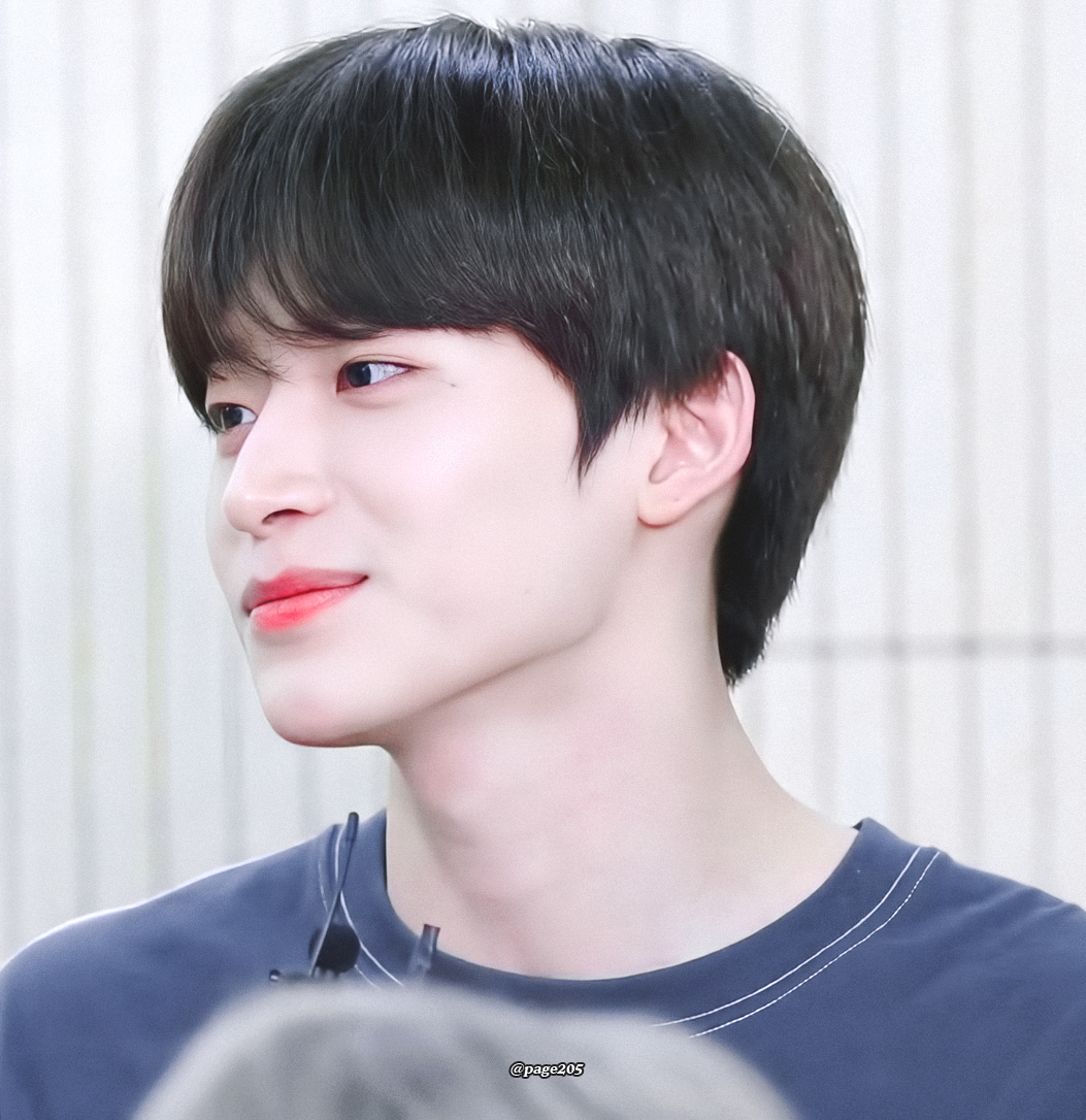 옆태 진짜 미친 것 같ㅇ다 ㄹㅇ 개잘생김 | 인스티즈