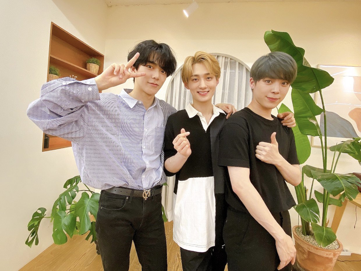 어제 브이앱에서 베리베리가 요리한 것들 | 인스티즈