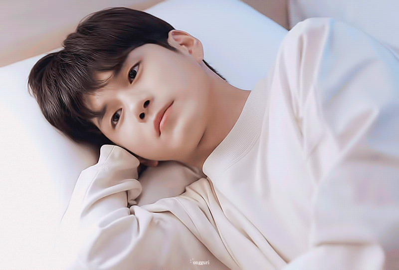 🙎‍♂️ : 나....전생에 왕족이었대.... | 인스티즈