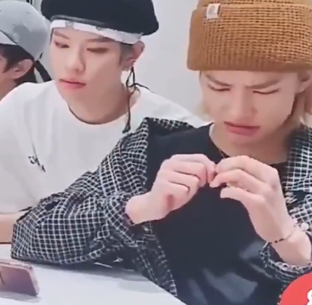 이거 스키즈 현진 완전 만두임 | 인스티즈