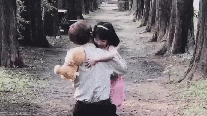 백현이가 애기 꽉 안아주는거 개설렘.. | 인스티즈