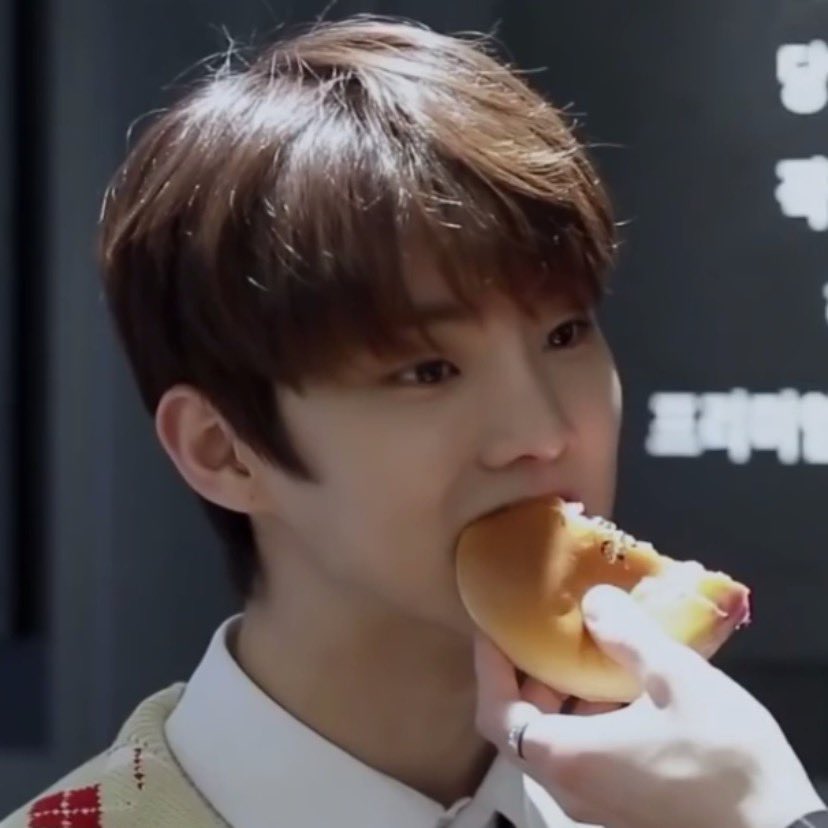 이렇게 생긴 애들은 한입이 뭐 다 이래 | 인스티즈