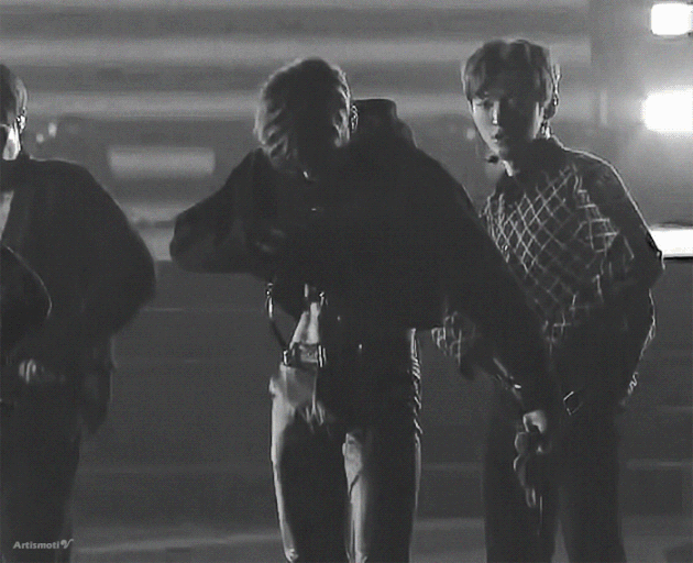 남돌 크롭티 하면 엑소 카이랑 강다니엘 생각나고 | 인스티즈