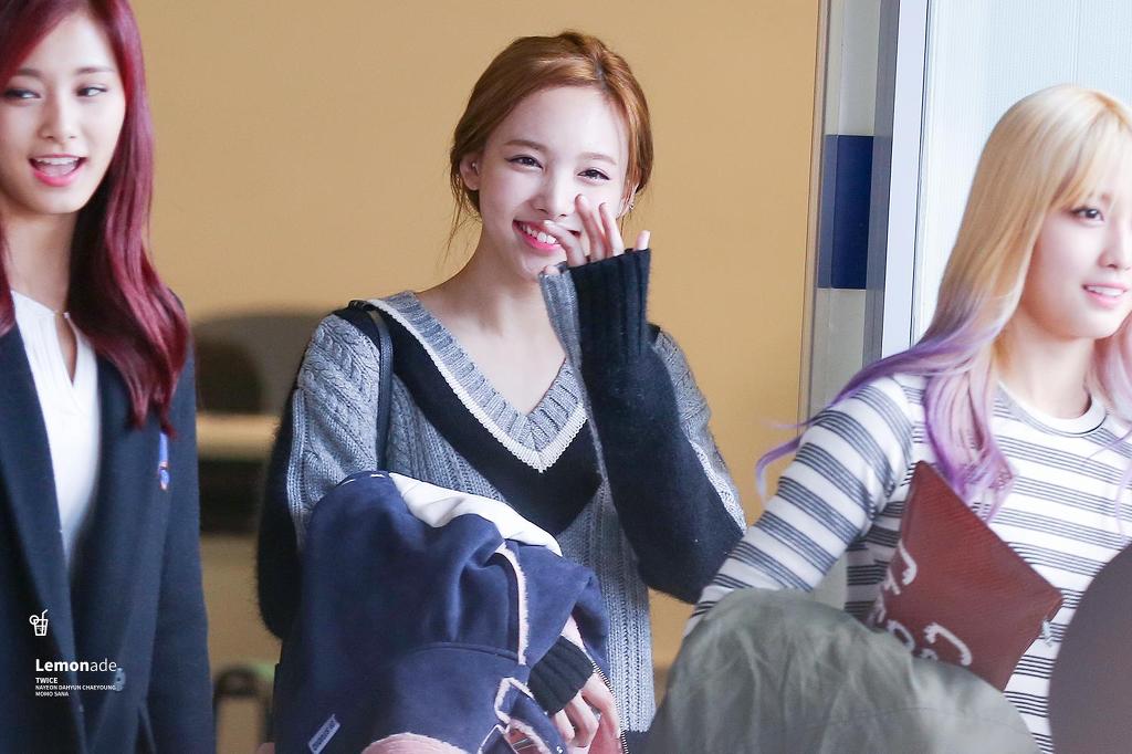 가을을 맞이해 영혼까지 긁어 모아본 나연 사복 ((스압주의)) | 인스티즈