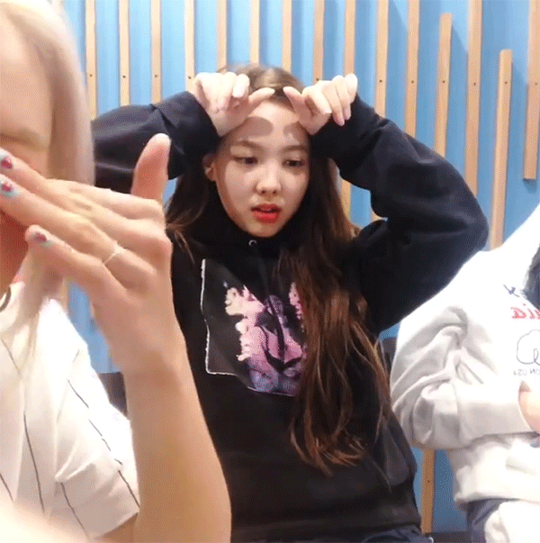 가을을 맞이해 영혼까지 긁어 모아본 나연 사복 ((스압주의)) | 인스티즈