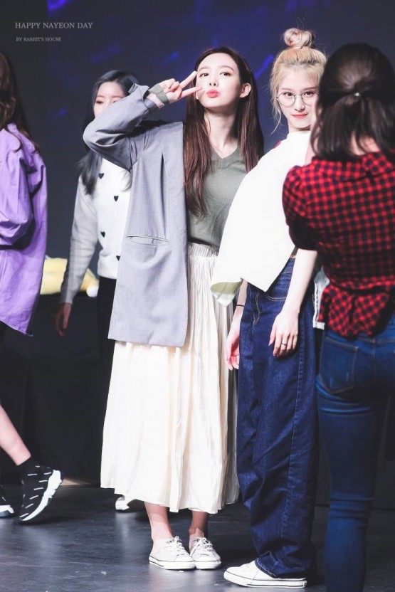 가을을 맞이해 영혼까지 긁어 모아본 나연 사복 ((스압주의)) | 인스티즈