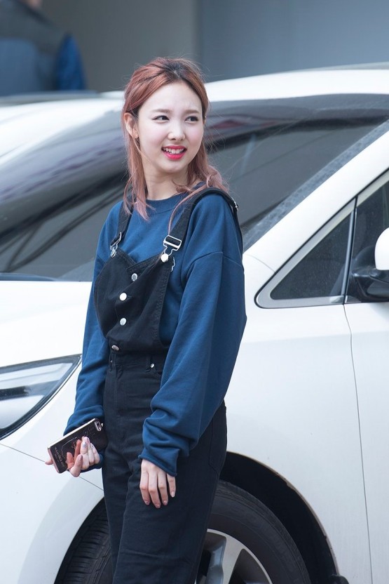 가을을 맞이해 영혼까지 긁어 모아본 나연 사복 ((스압주의)) | 인스티즈