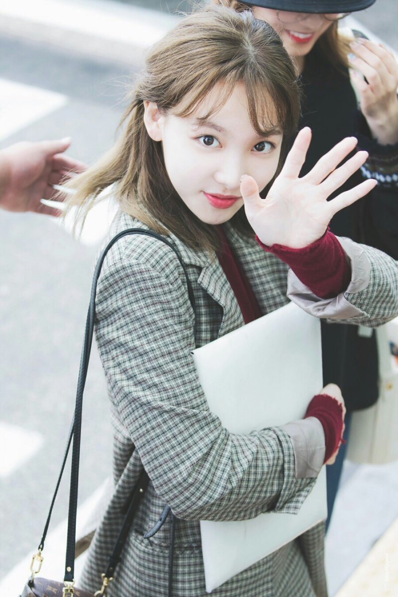 가을을 맞이해 영혼까지 긁어 모아본 나연 사복 ((스압주의)) | 인스티즈