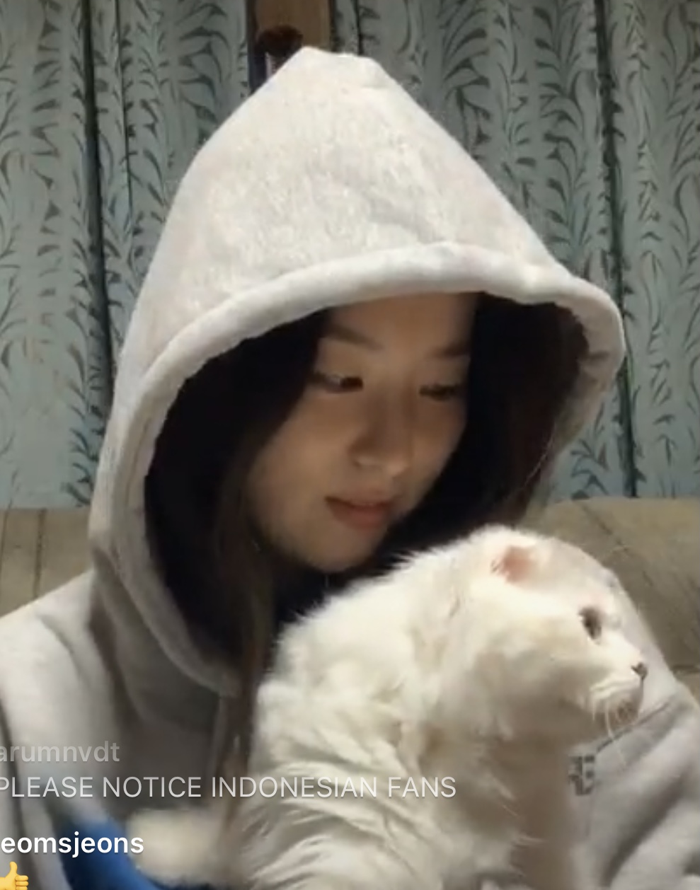 강슬기 추석 잘보내라고 본가에서 인스타라이브 해줬어ㅠㅠ | 인스티즈