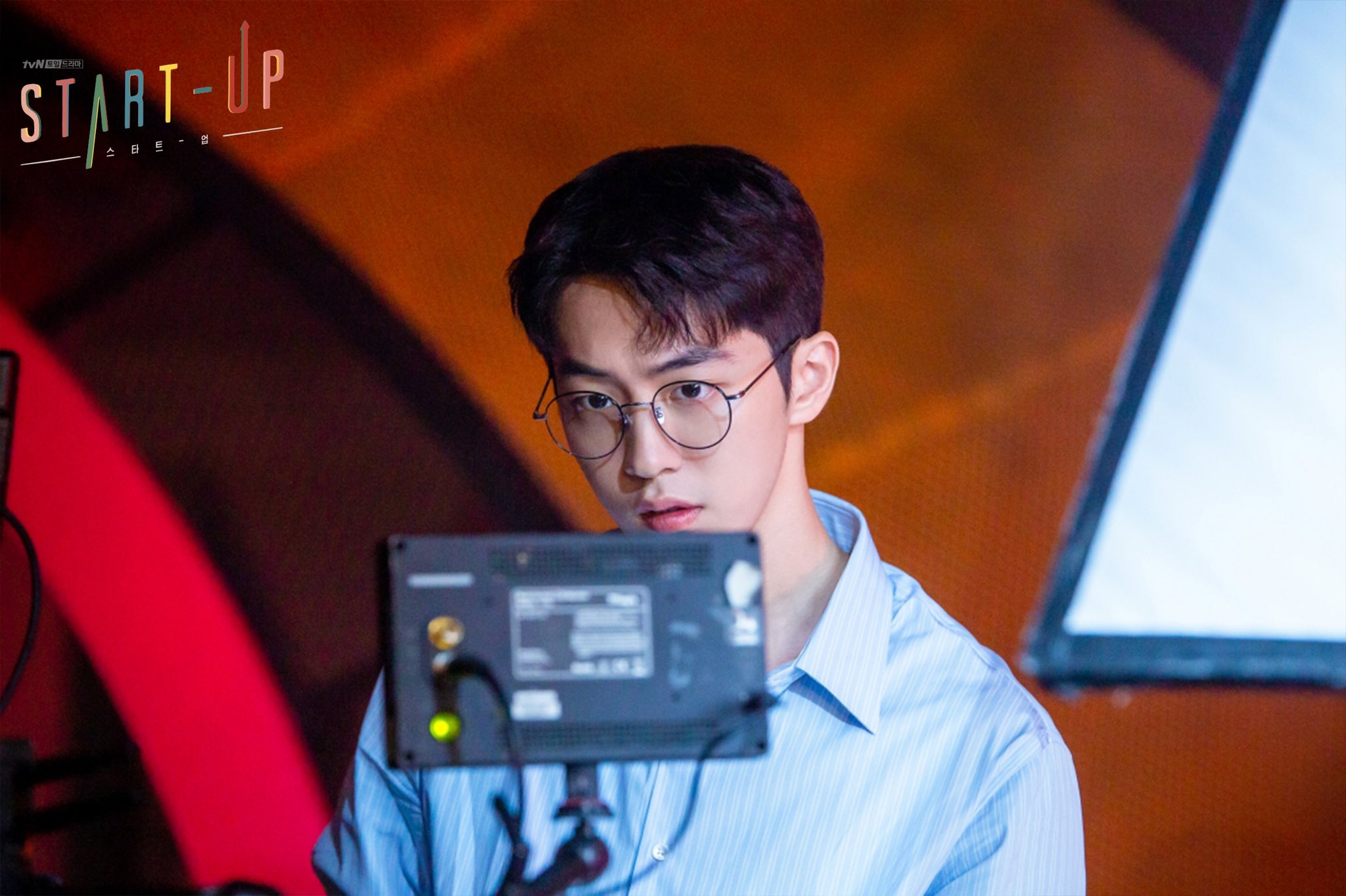 수지 남주혁 김선호 강한나 스타트업 티저 촬영 비하인드 사진! | 인스티즈