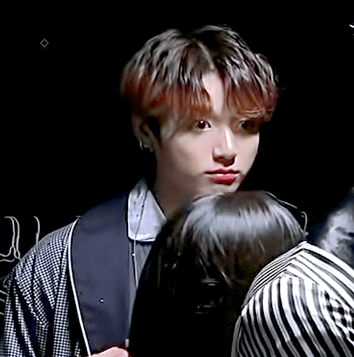 방탄 정국 이게 하루안에 뜬 떡밥 온도차 뭐냐고 | 인스티즈