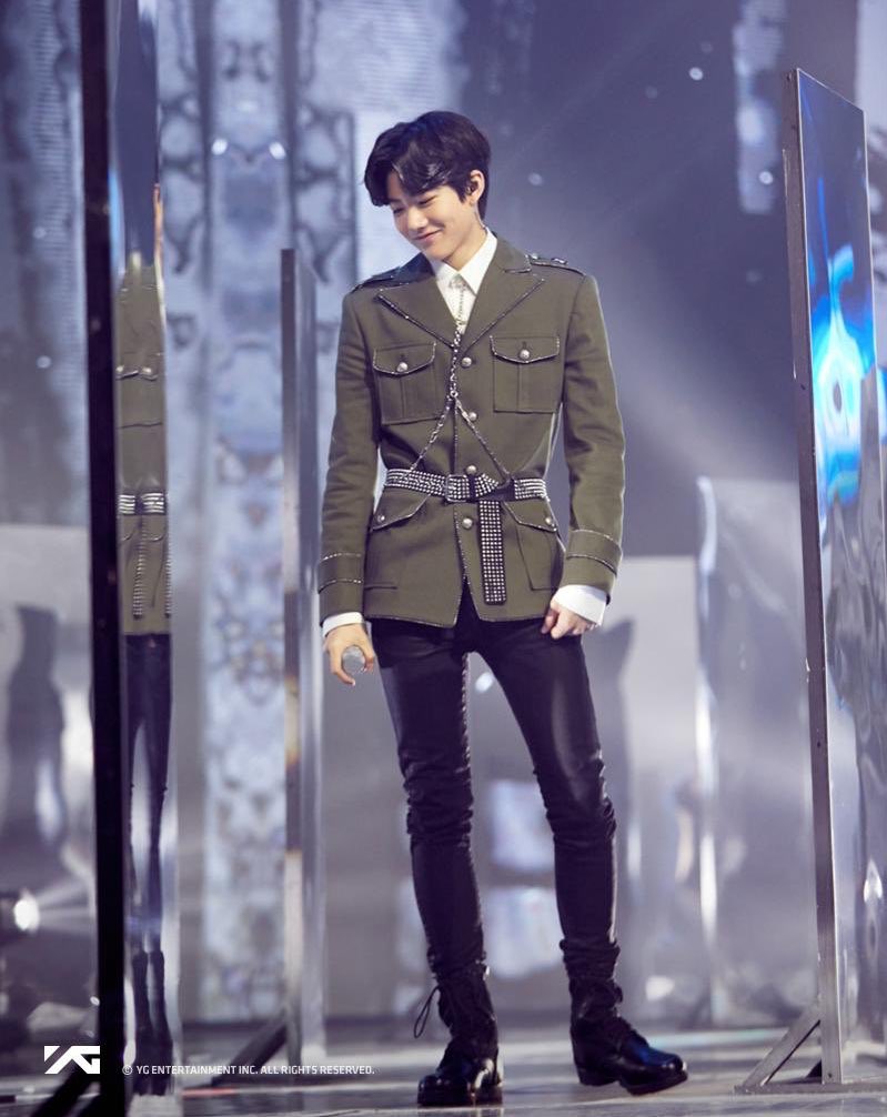 몸이 그렇게 이쁘다는 남돌.. | 인스티즈